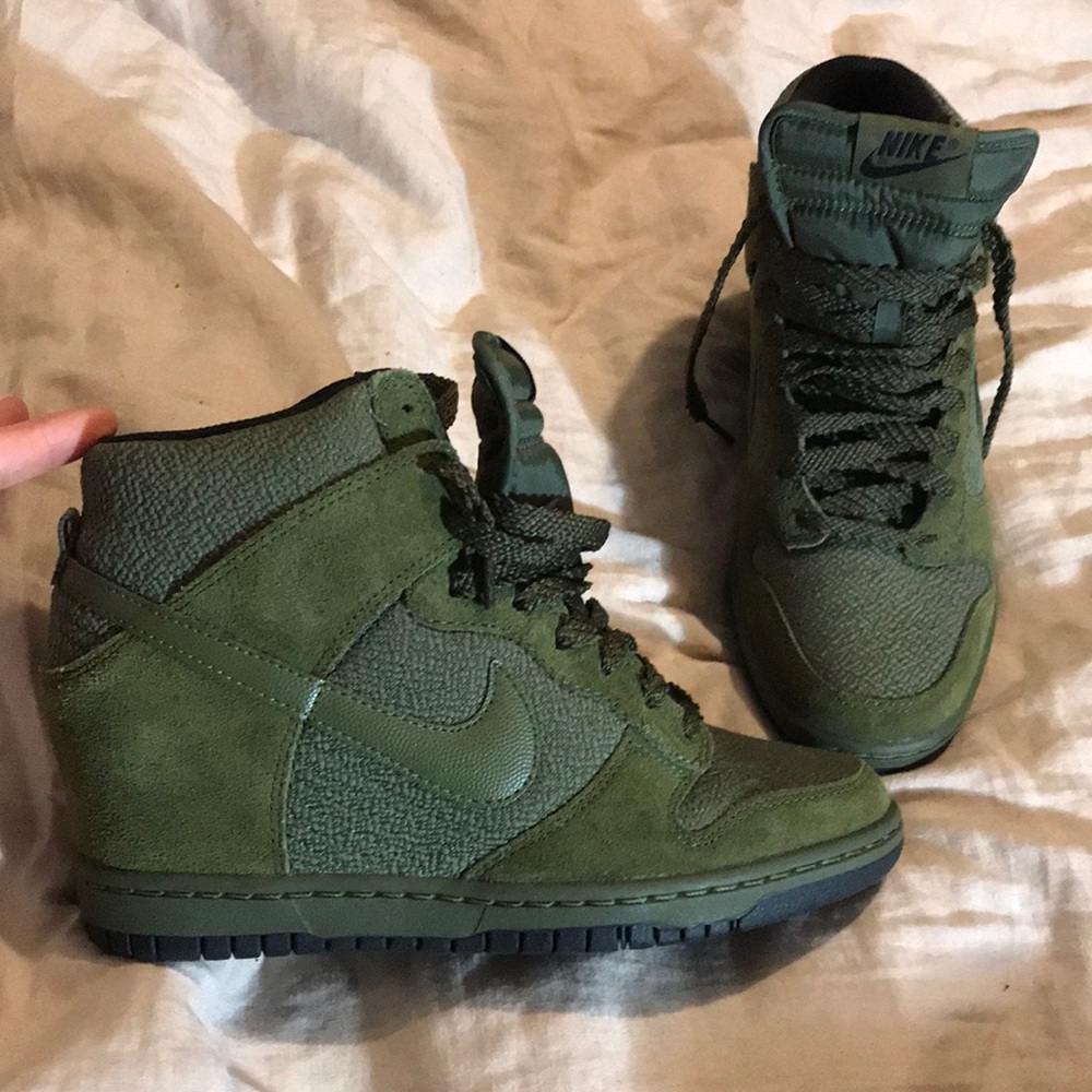 Green nike dunk sky hi wedge sneakers size 7